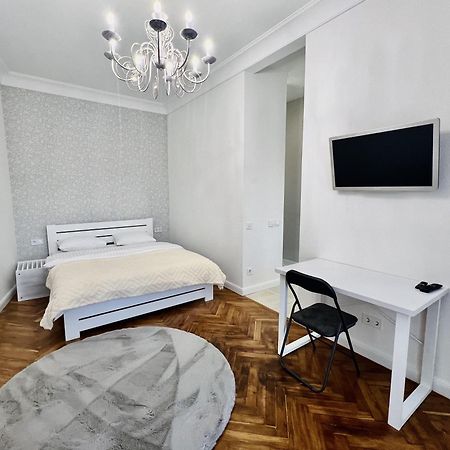 Kyiv Old Town Apartment Near Golden Gate Экстерьер фото
